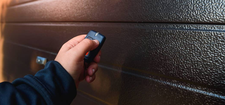 automatic door opener with remote control in Indio